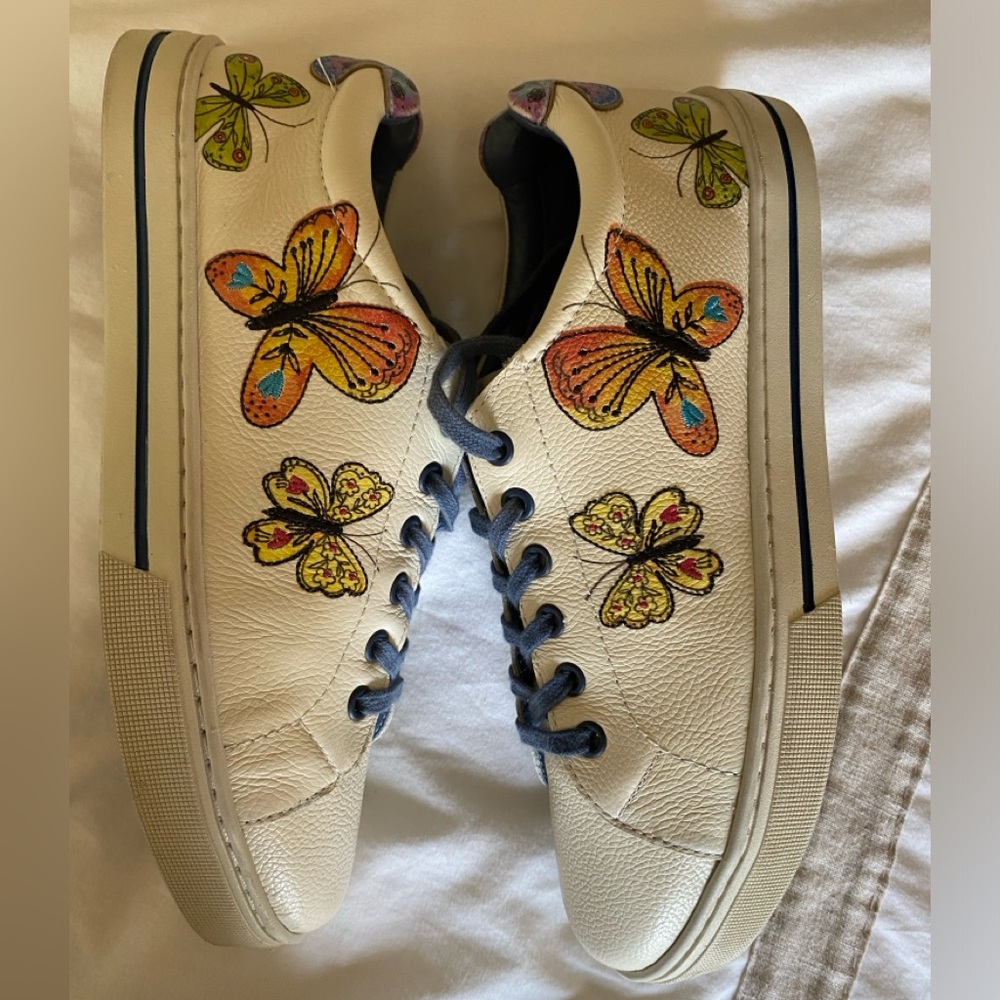 Brighton Leather Fly Me Sneaker with Whimsical Animated Butterfly Print Size 10 - Picture 10 of 16